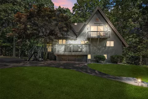 243 Smithtown Rd, Fishkill, NY 12524