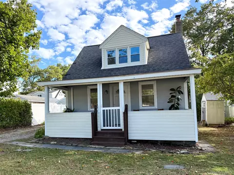 130 N Huron St, Ronkonkoma, NY 11779