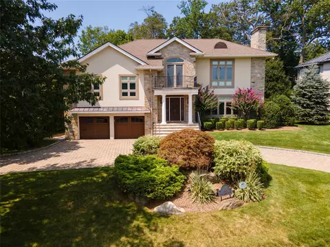 61 Lakeshore Dr, Eastchester, NY 10709