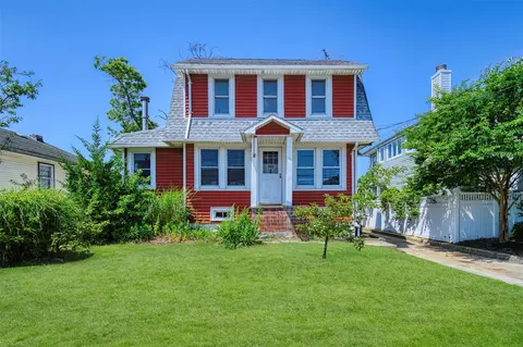 142 Gordon Pl, Freeport, NY 11520