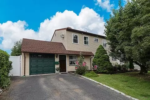 56 Horn Ln, Levittown, NY 11756