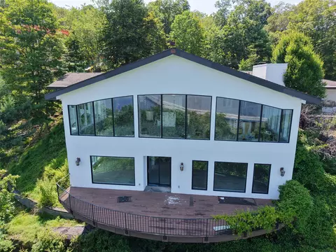 9 Tweed Blvd, Orangetown, NY 10960