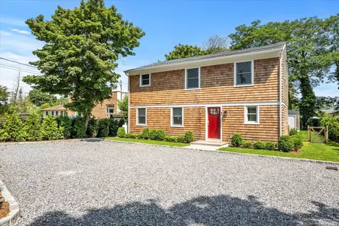 647 Montauk Hwy, East Quogue, NY 11942