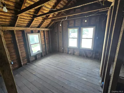 Bedroom - 31 Union Ave, Patchogue, NY 11772 photo 2 of 2