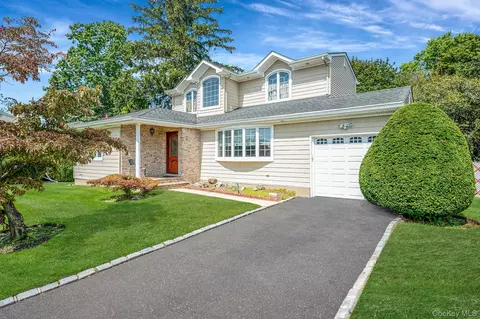 122 Southern Pkwy, Plainview, NY 11803