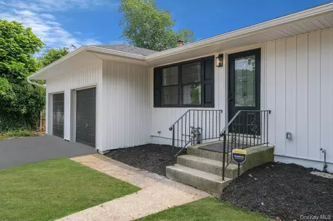 12 E Chestnut St, Central Islip, NY 11722