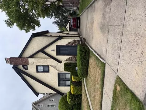 61 Harvard Ave, Lynbrook, NY 11563