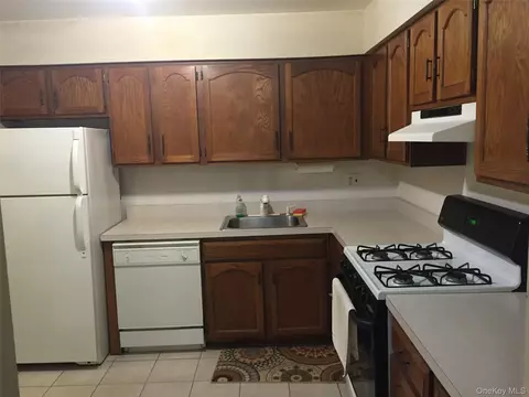 219-38 64th Ave, Oakland Gardens, NY 11364