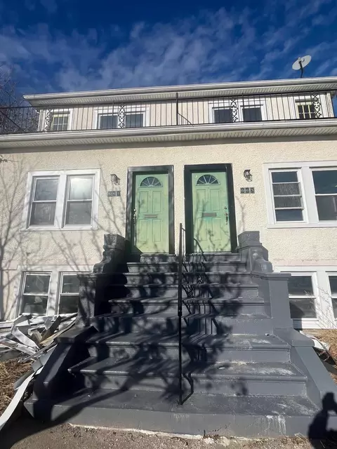 661 E Olive St, Long Beach, NY 11561