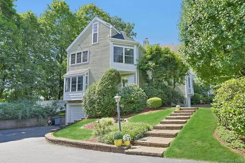 9 Arborwood Ln, White Plains, NY 10603
