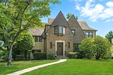 112 Bon Air Ave, New Rochelle, NY 10804