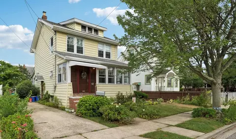 60 Woodlawn Ave, Valley Stream, NY 11581