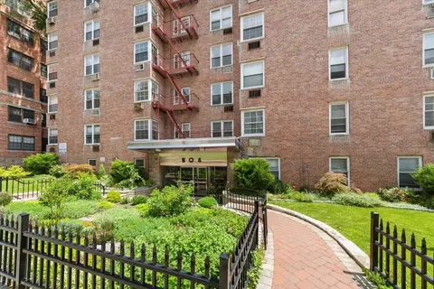 804 Bronx Riv #3E, Yonkers, NY 10708