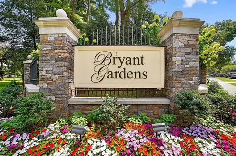 4 Bryant Cres #2N, White Plains, NY 10605