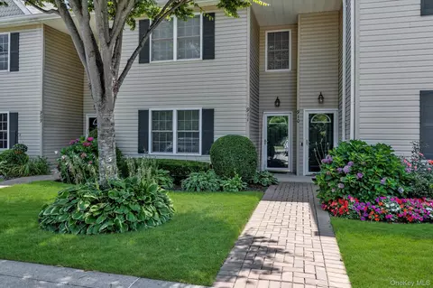 911 Altessa Blvd, Melville, NY 11747