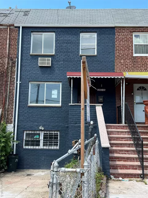 185-05 Henderson Ave, New York, NY 11423