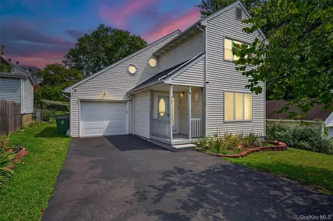 77 Prince St, Middletown, NY 10940