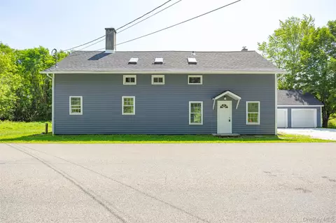 12 State Line Rd, North East, NY 12546