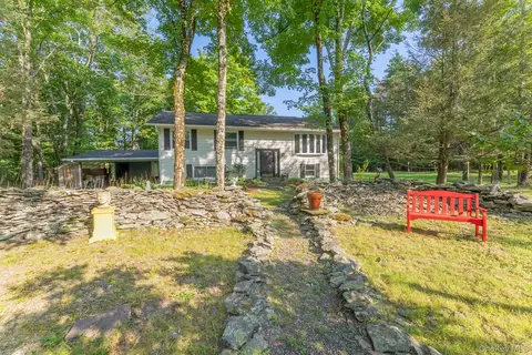 12 Arnold Dr, Woodstock, NY 12498