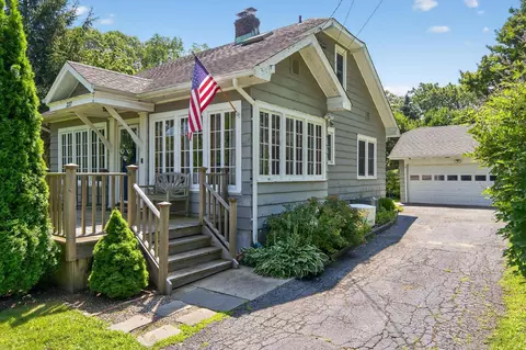 237 Jefferson St, Centerport, NY 11721