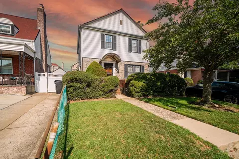 75-73 179th St, New York, NY 11366