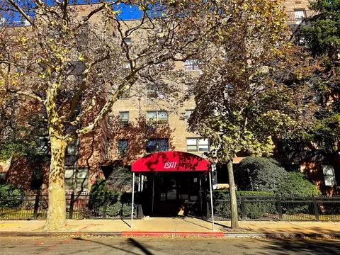 131-11 Kew Gardens Rd #5F, New York, NY 11418