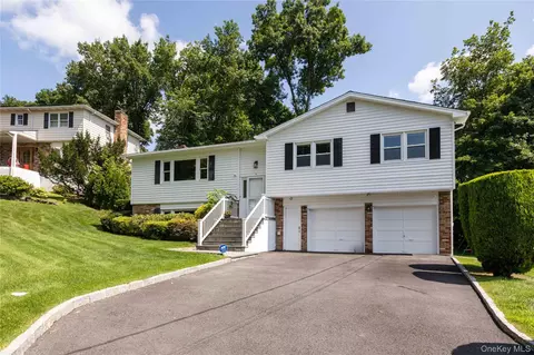 22 Jason Ln, Mamaroneck, NY 10543