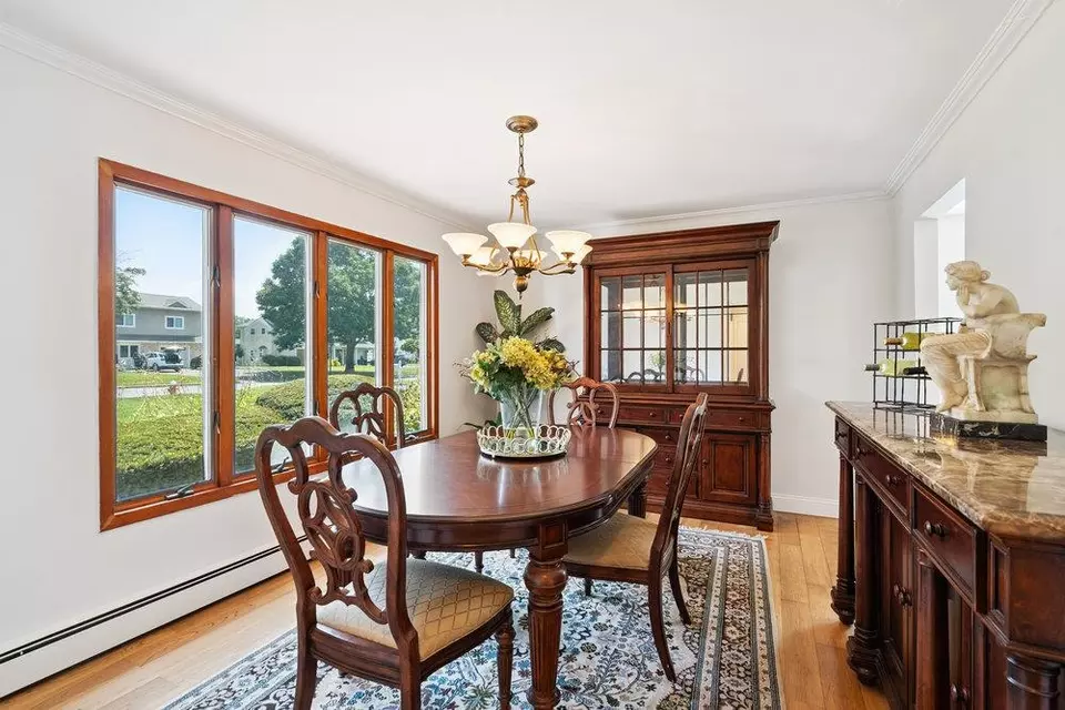 Dining - 4 Klaibar Ln, East Northport, NY 11731 photo 1 of 2