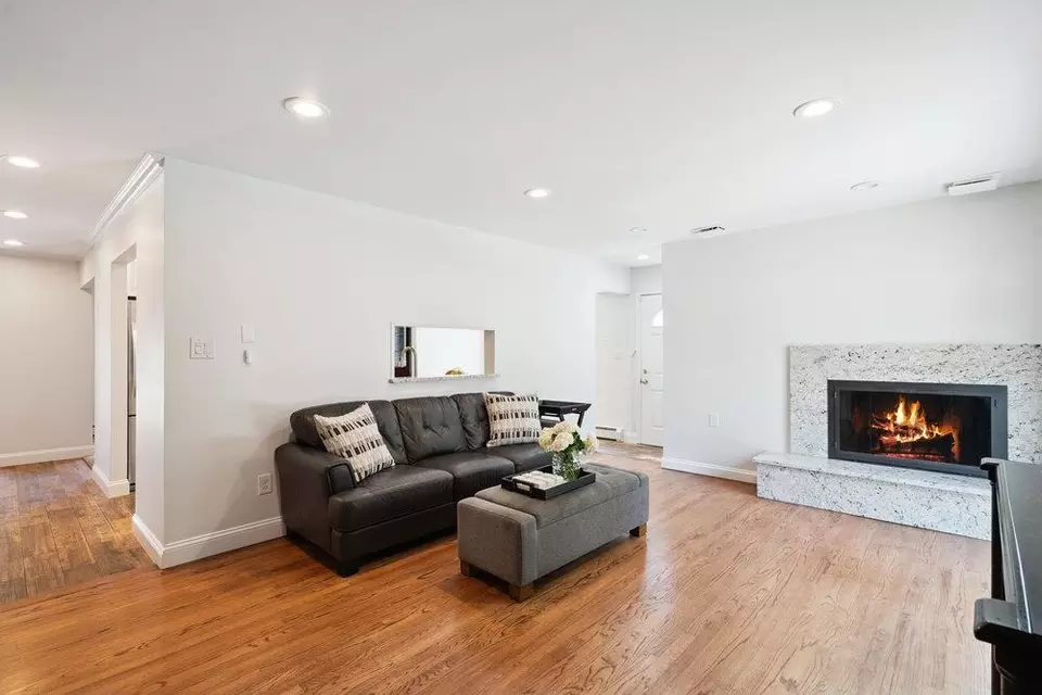 Other - 4 Klaibar Ln, East Northport, NY 11731 photo 2 of 4