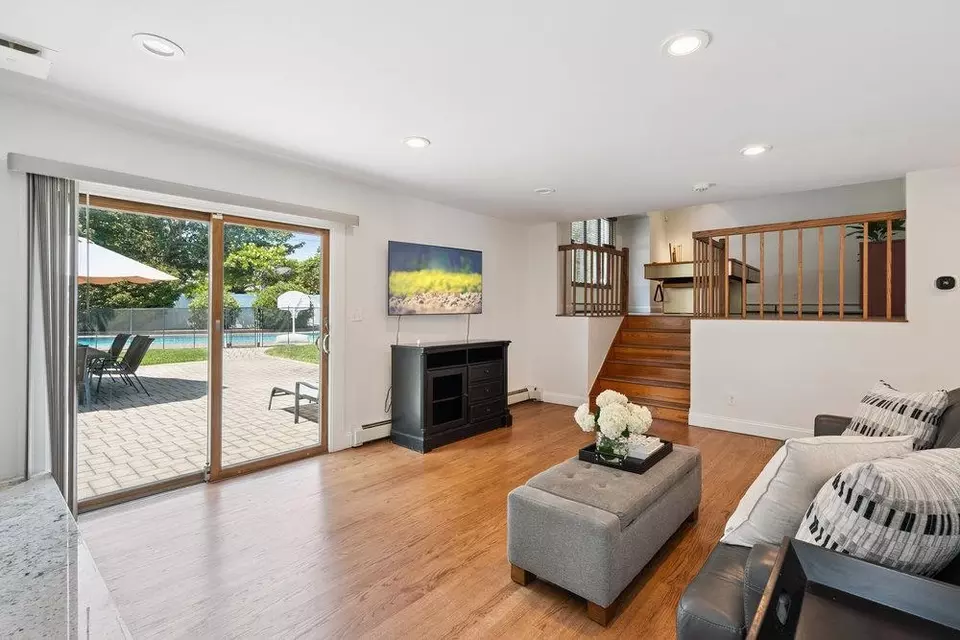 Other - 4 Klaibar Ln, East Northport, NY 11731 photo 3 of 4