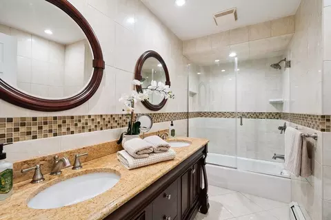 Bath - 4 Klaibar Ln, East Northport, NY 11731 photo 1 of 1