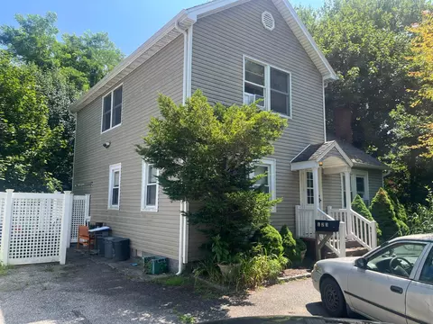 123 Jefferson Dr, Mastic Beach, NY 11951