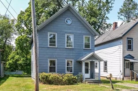 24 Montgomery St, Tivoli, NY 12583