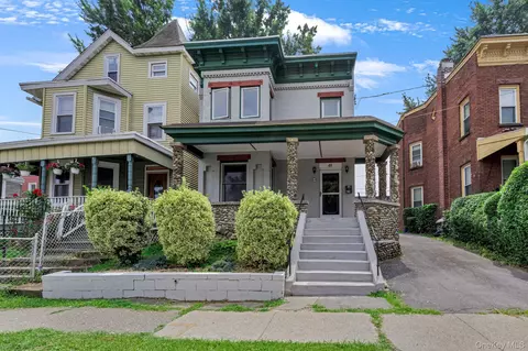 49 Overlook Pl, Newburgh, NY 12550