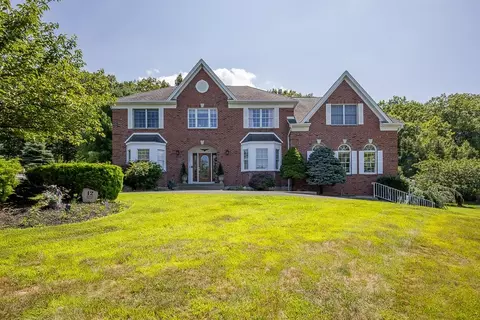 12 Dickens St, Stony Point, NY 10980