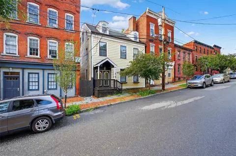 181 Union St, Poughkeepsie, NY 12601