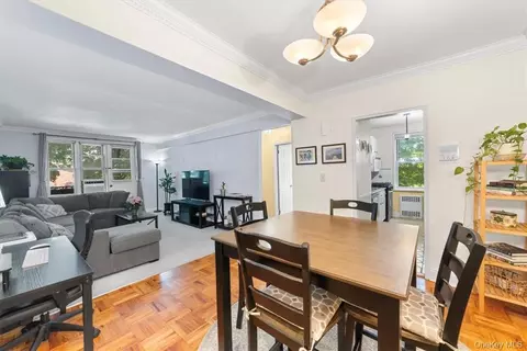 315 King St #1B, Port Chester, NY 10573