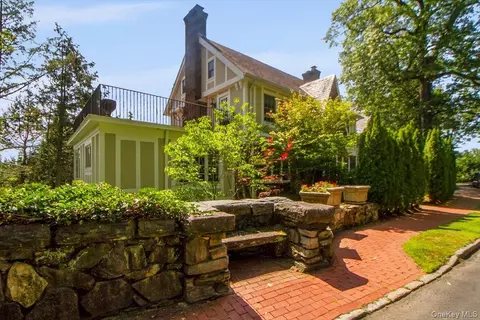 110 Edgemont Rd, Greenburgh, NY 10583