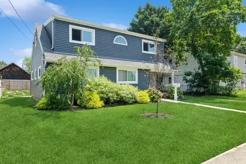 28 William St, Copiague, NY 11726