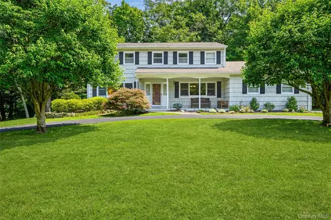 36 W Gate Rd, Ramapo, NY 10901