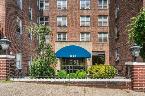 67-25 Dartmouth St #4A, New York, NY 11375