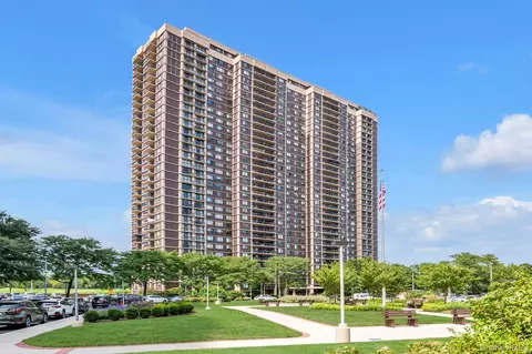 269-10 Grand Central Pkwy #4V, New York, NY 11005