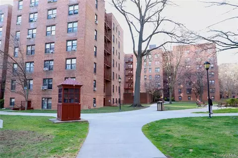 150-29 72nd Rd #4F, New York, NY 11367