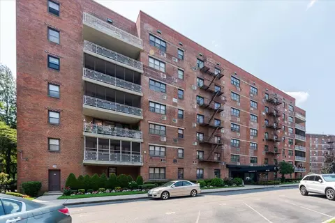 88-25 155 Ave #3D, Howard Beach, NY 11414