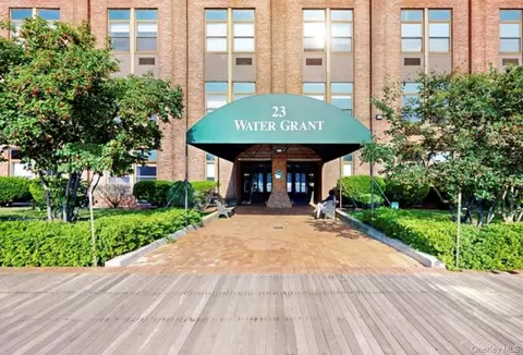 23 Water Grant St #10 E, Yonkers, NY 10701