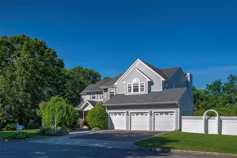 36 Province Dr, South Setauket, NY 11720