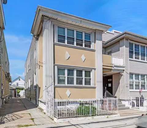11120 112th St, South Ozone Park, NY 11420