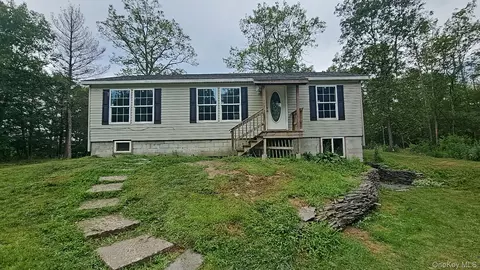 11 Fel Qui Rd, Woodstock, NY 12498