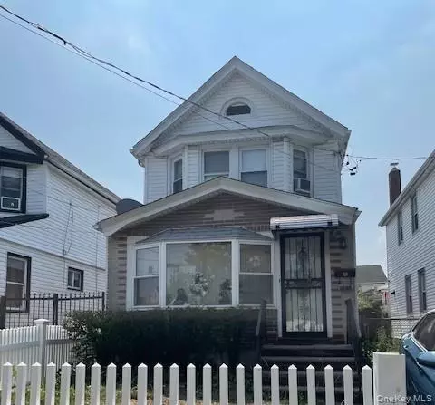 90-60 209th St, New York, NY 11428
