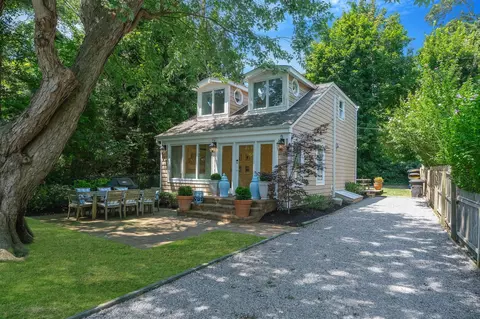 22 Dunton Dr, Brookhaven, NY 11772